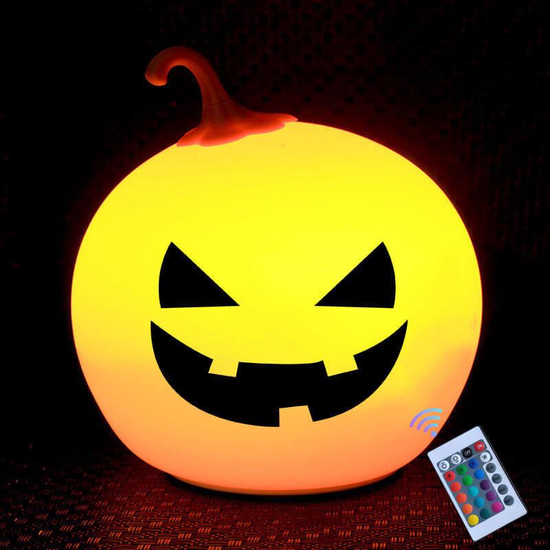 IShabao Lampada Proiettore Per Halloween – 3 LED Con Motivi Zucca, Teschio E Scritta – Impermeabile, Per Esterni, Giardino E Finestra – 7 Metri