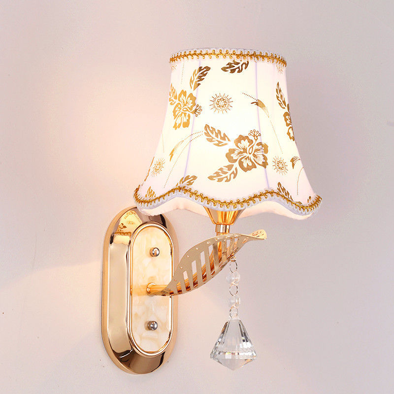1 Light A wall sconce option