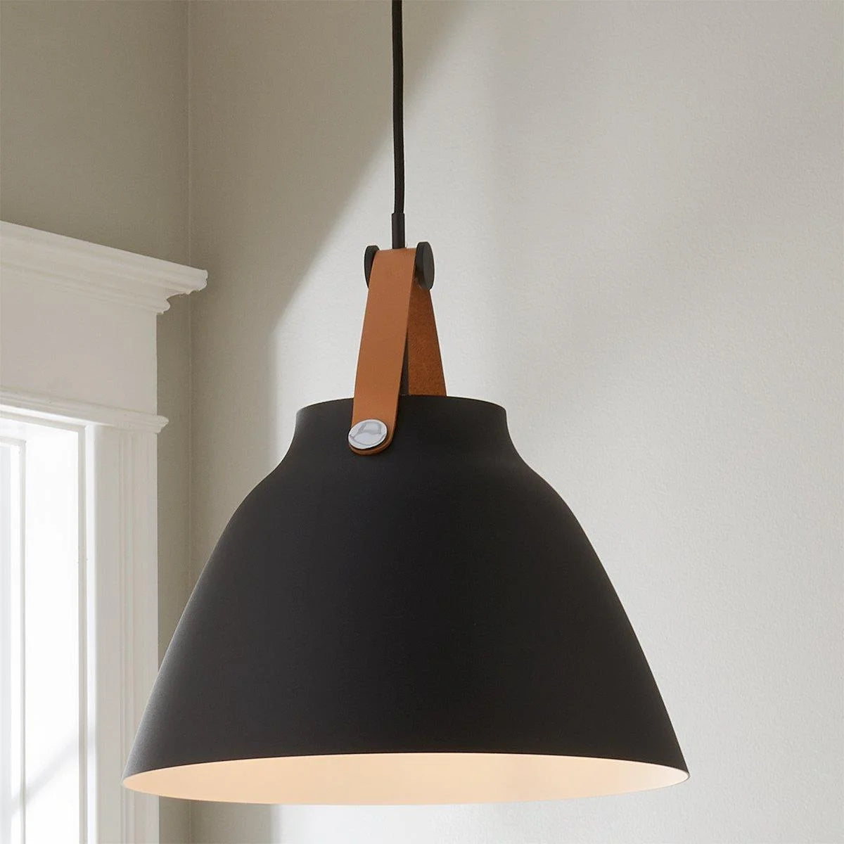 Zorya-Leather-Strap-Deco-Adjustable-Metal-Pendant-Lamp (5).webp__PID:6b514bc5-ffbb-4bf9-8e12-0883c8e54c60