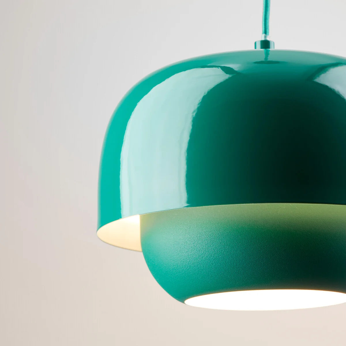Cyclopes Modern Dome Colorful Metal Pendant Light (16).webp__PID:6a6587ba-eb51-4d46-88a1-dab707f245f7