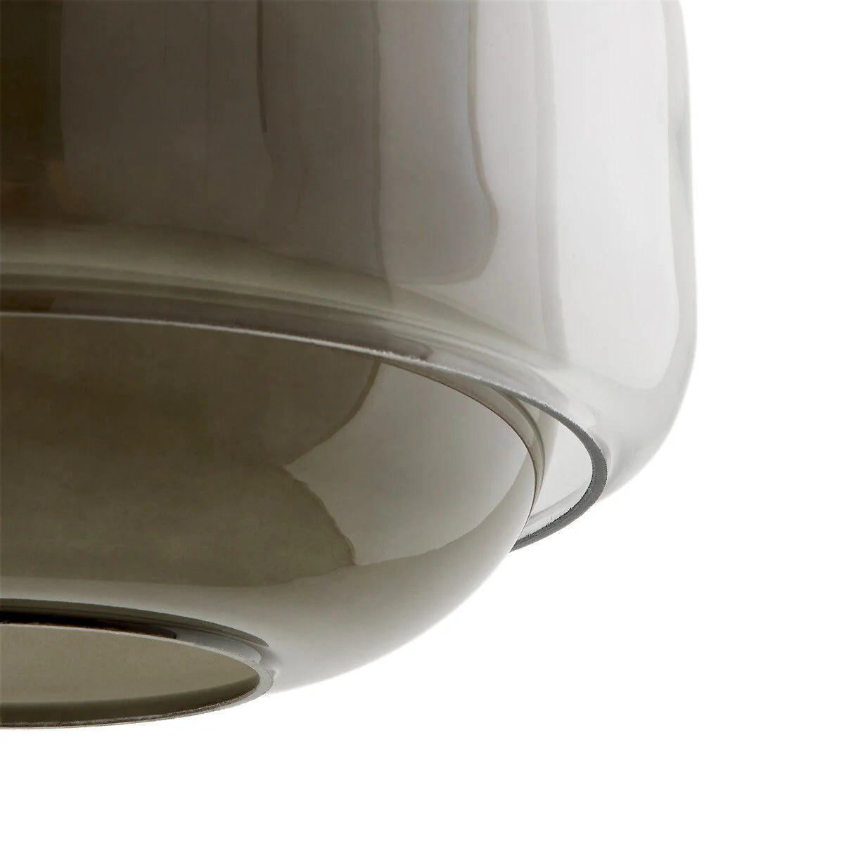 Suspension ronde en verre coloré Sanae Nordic (18).webp__PID:7bbd3bd0-dada-4bc6-934c-4ad21f9dfa8b