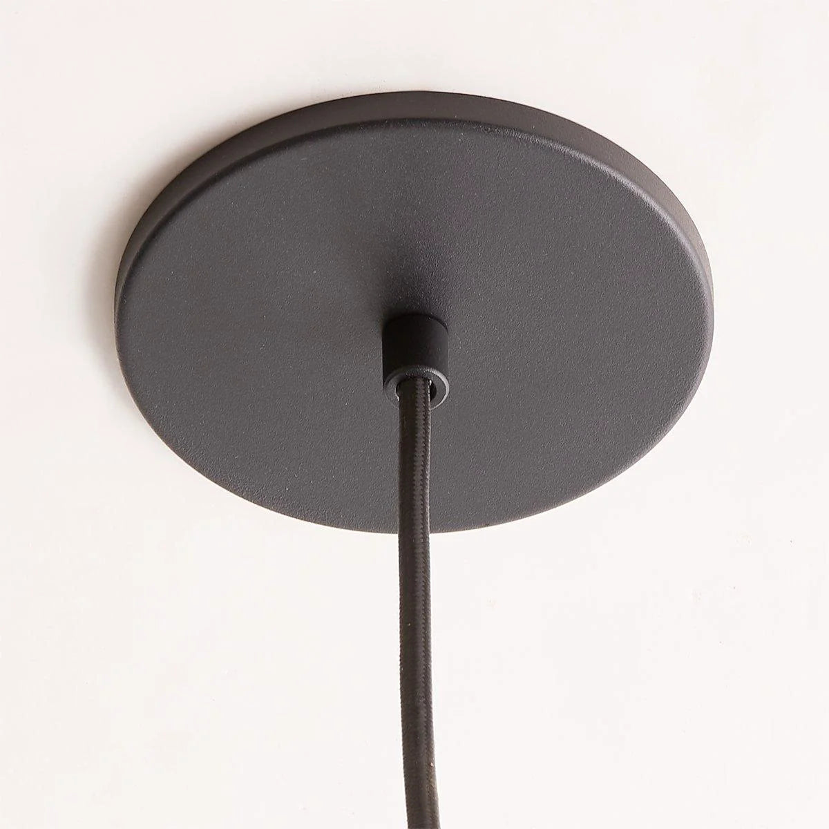 Zorya-Leather-Strap-Deco-Adjustable-Metal-Pendant-Lamp (9).webp__PID:796b514b-c5ff-4b4b-b98e-120883c8e54c