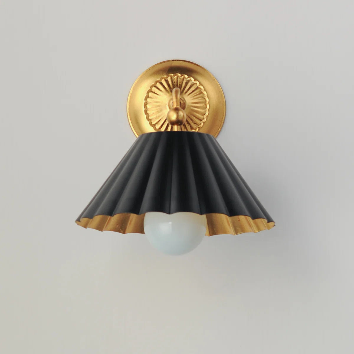 Applique murale Vesta Farmhouse Gold Leaf Scallop (8).webp__PID:5d74c337-a59d-4713-9a7f-68a7bf608ec3