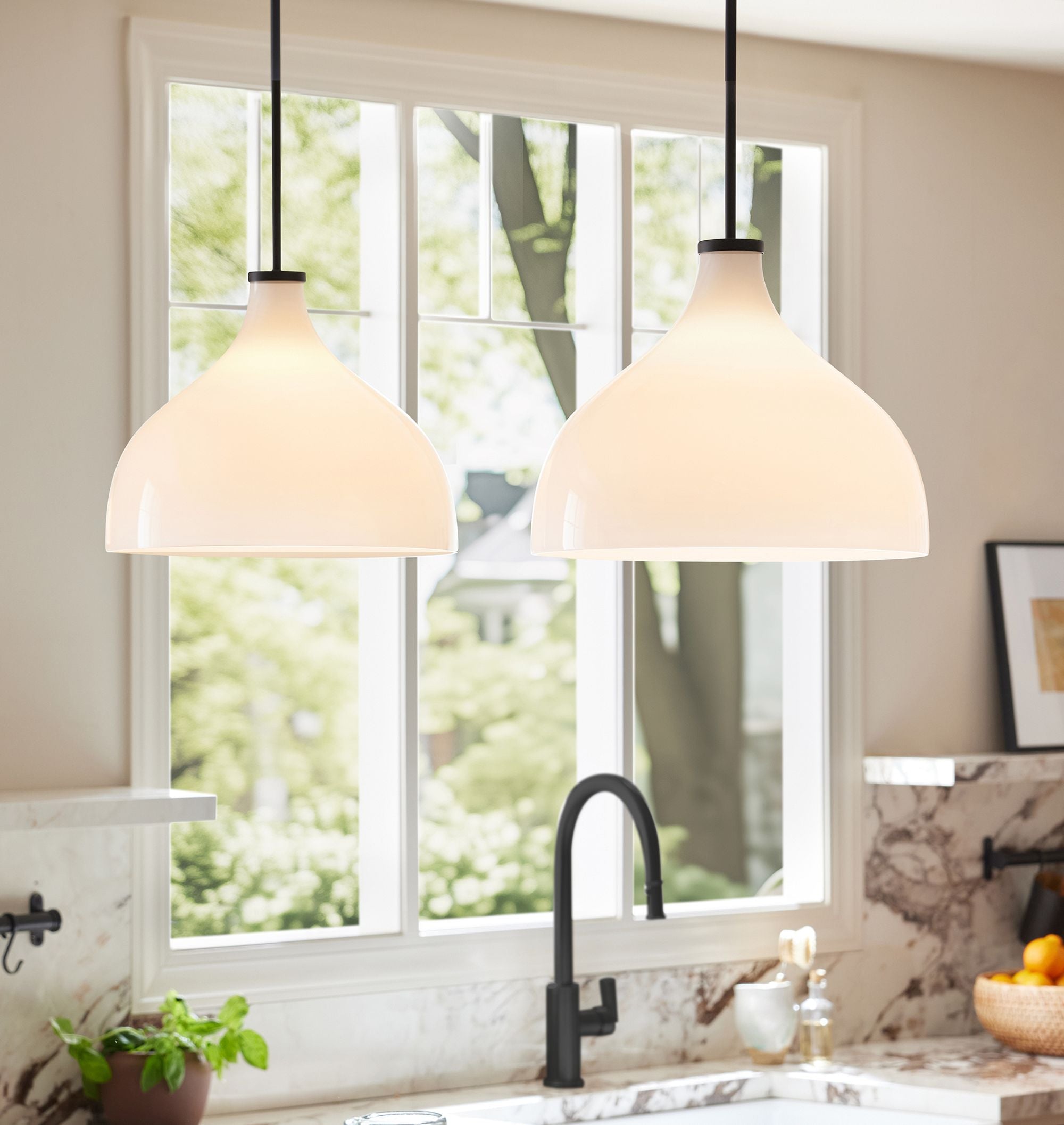 pendant-glass-shade-xl (2).webp__PID:dd91ba60-0407-4d88-85f8-47b6a92a39e3