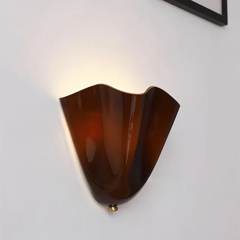 Beatrice Wandleuchte aus Muschelglas im Mid-Century-Modern-Stil (15).webp__PID:0569f0eb-2423-483b-96ac-0872d1c05330