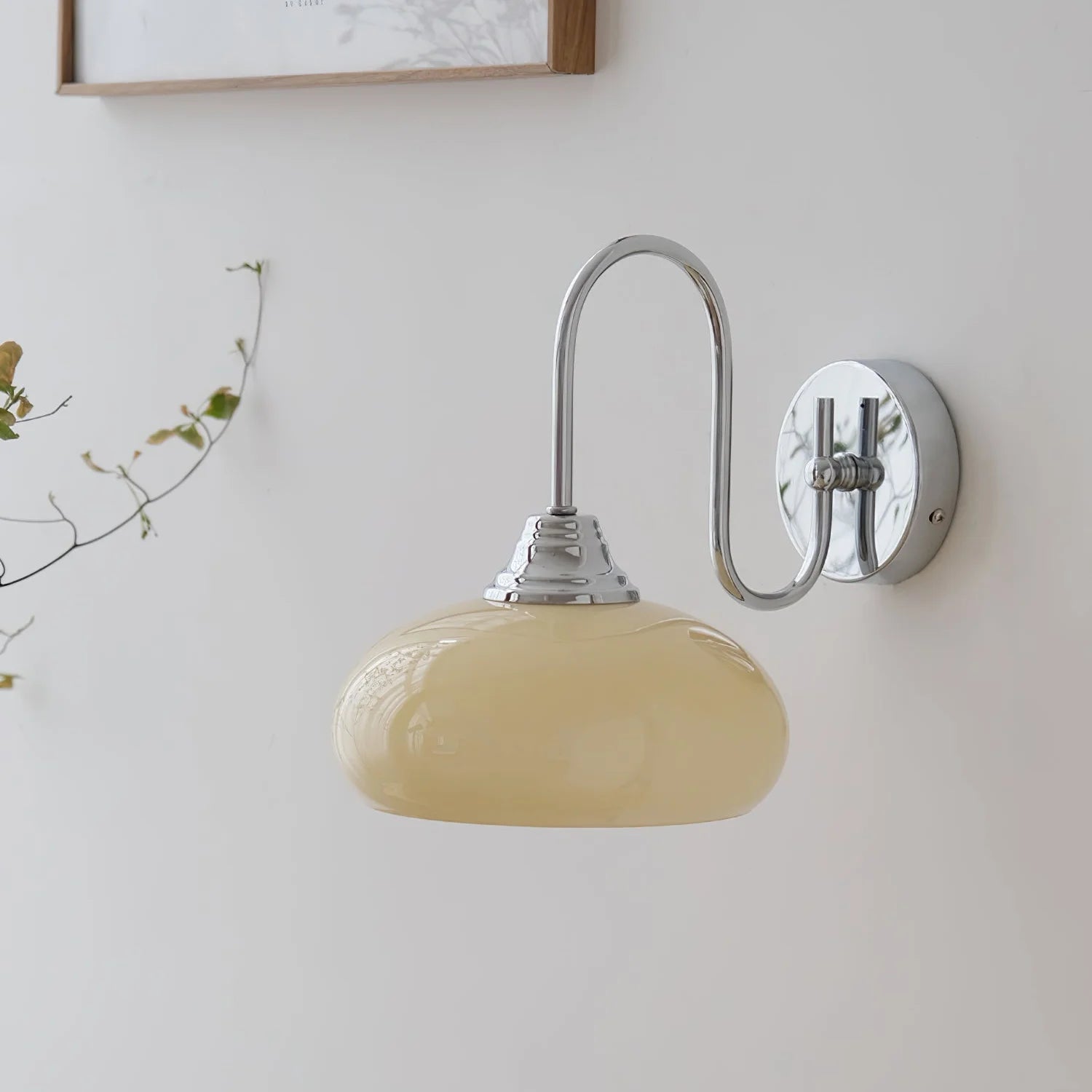 Calypso Bauhaus Curved Glass Wall Lamp (6).webp__PID:15d4f8f1-76de-486f-81cc-cb9339a2f358