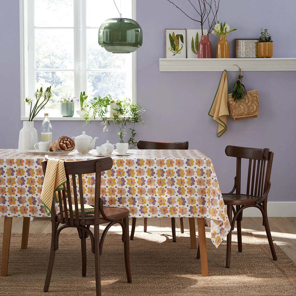 Suspension ronde en verre coloré Sanae Nordic (15).webp__PID:6f686d00-e888-413e-be65-f6e6510b01b3