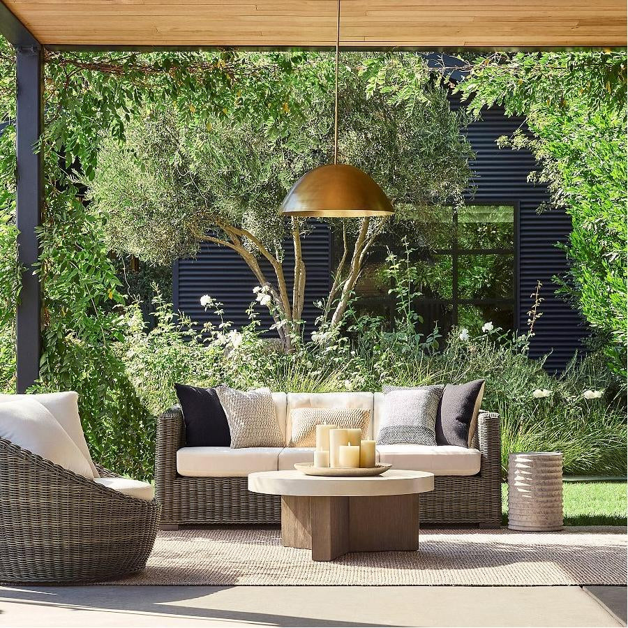 Ewan Industrial Metal Dome Pendant Light Scene3.webp__PID:e0141b51-f0d8-4e63-8709-66d83228fcbb