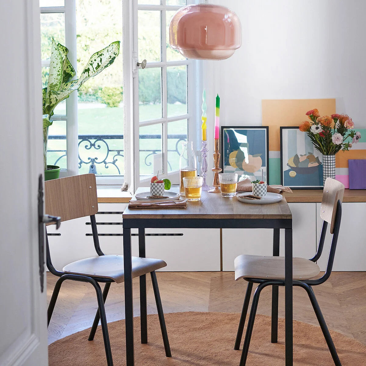 Suspension ronde en verre coloré Sanae Nordic (6).webp__PID:81e432b8-8eb1-4fc9-a087-592d2d78280c