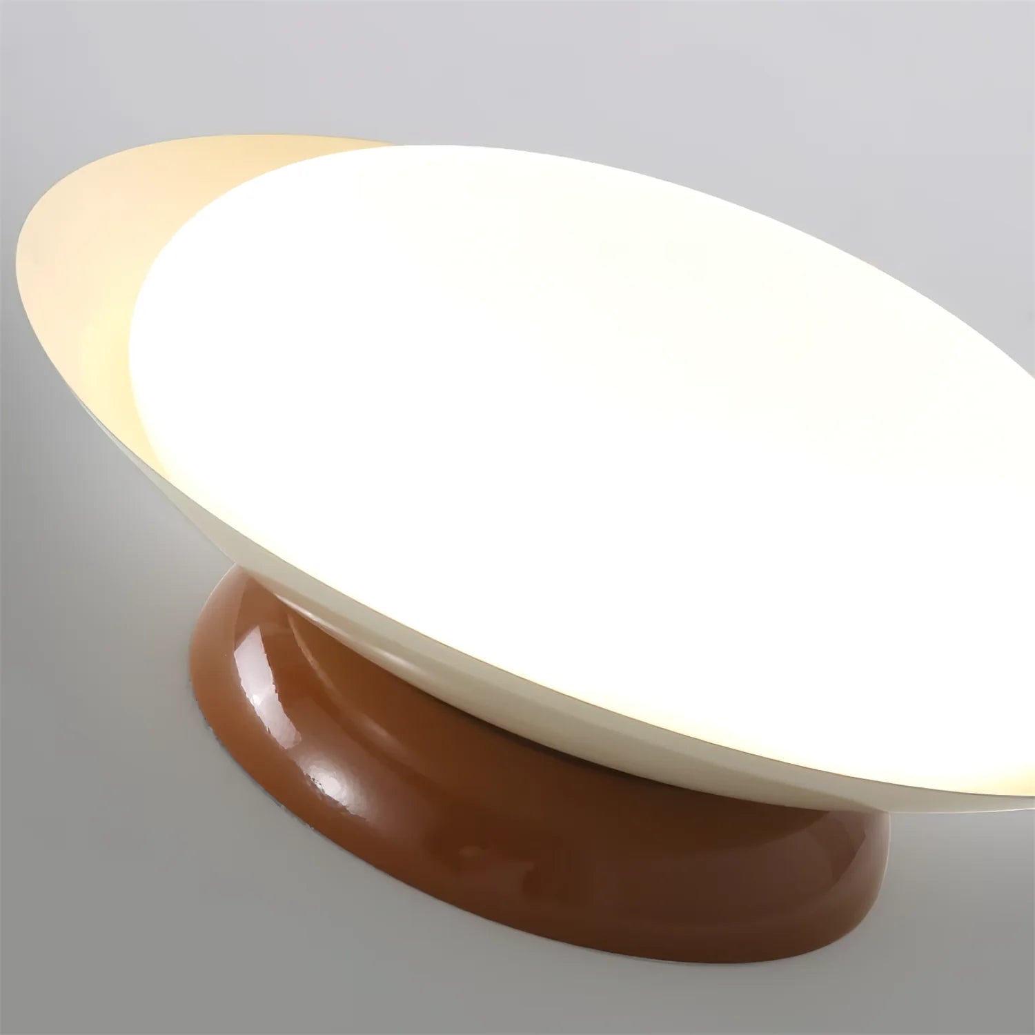 Liam Moderne Deckenleuchte mit mattiertem Kuppelschirm, detail2.webp__PID:d502b587-2d19-4b02-befb-38d36e51ade7
