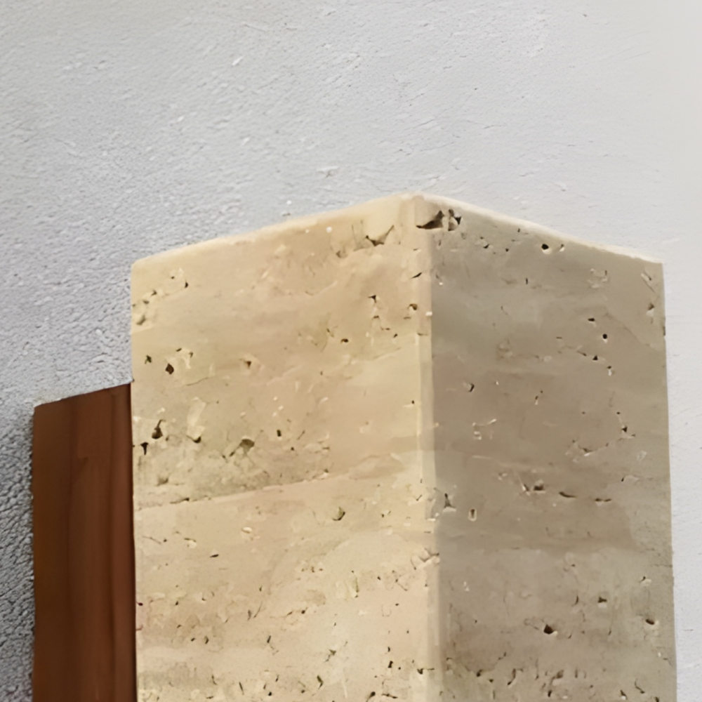 Detalhe da luminária de parede Sylvenna Vintage Column Travertine (1).webp__PID:6552f8aa-157d-4061-bd92-b5a85fe5678b