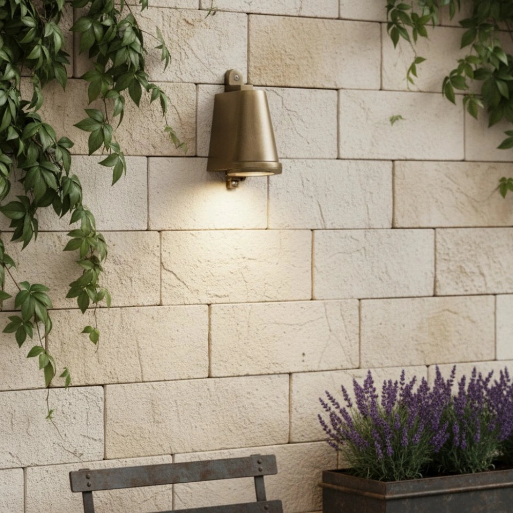Rafael_Modern_Minimalist_Outdoor_Wall_Lamp95.webp__PID:b519c917-9a77-4b81-ba46-d54bca88ad9c
