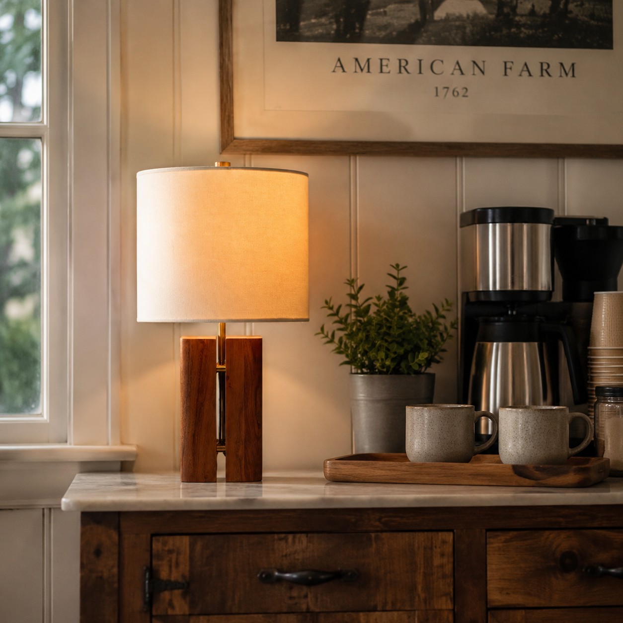 Bergonzoni wood table lamp front detail