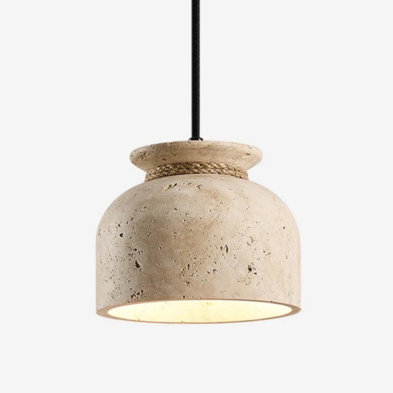 Lampada a sospensione in travertino Shermaine in un caldo ambiente interno