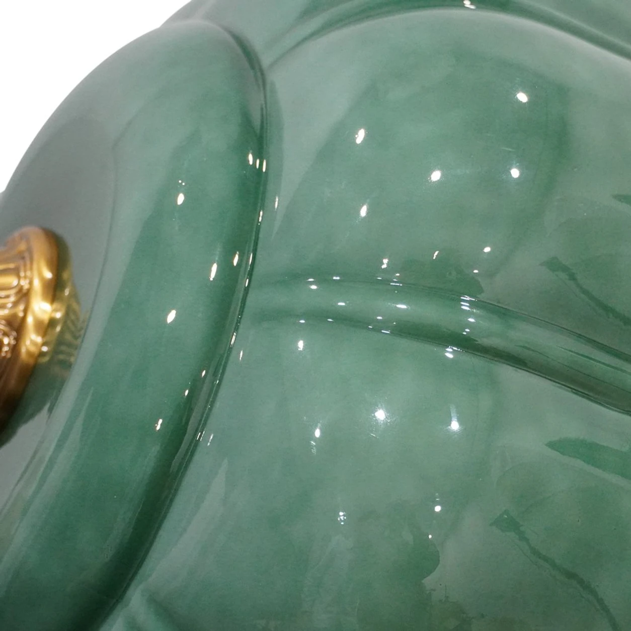 Green ribbed glass detail