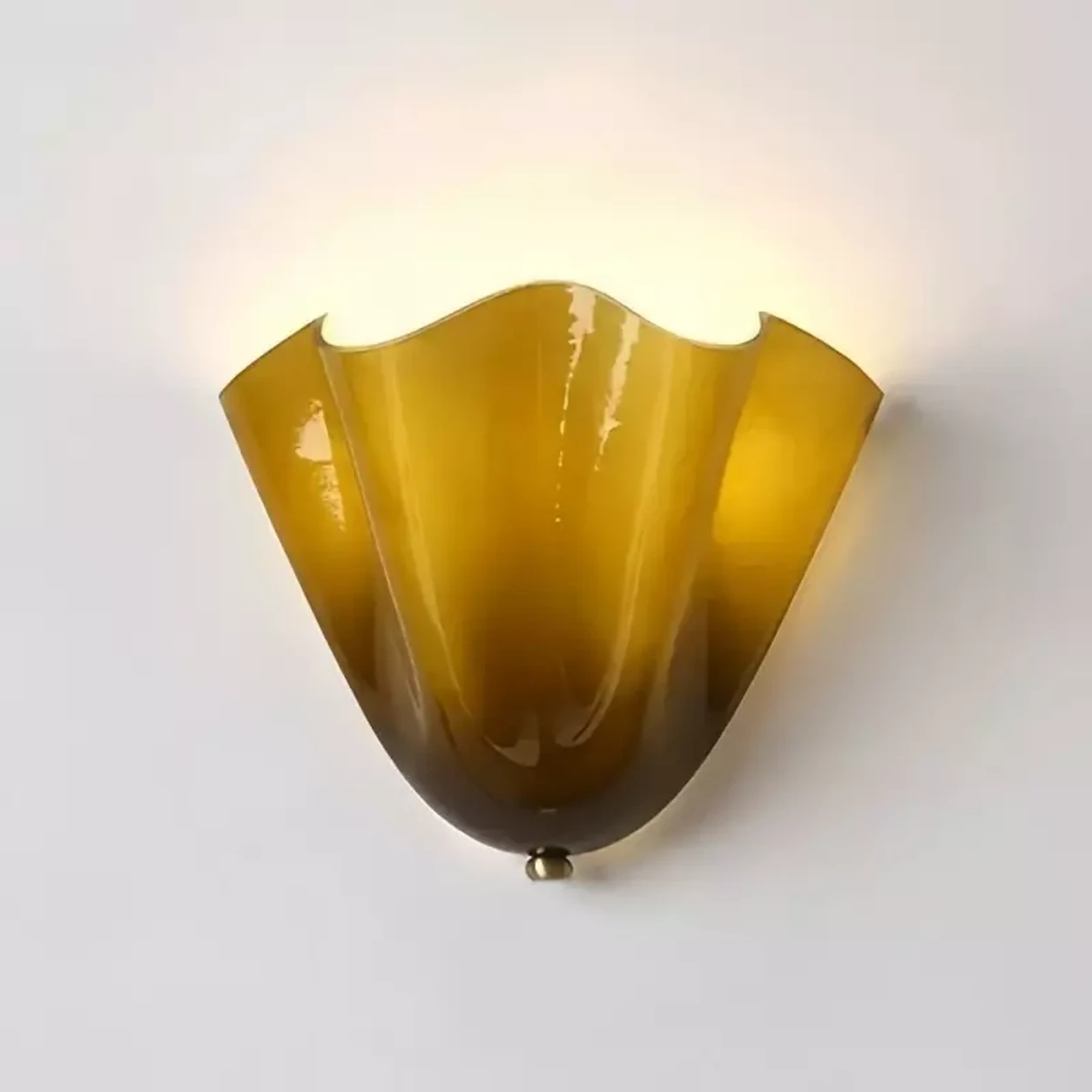 Hett sconce in Amber