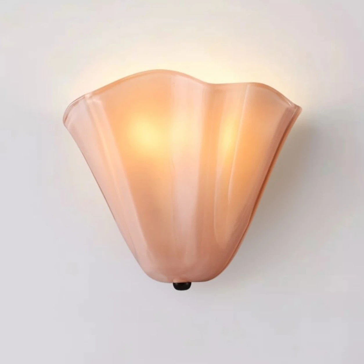 Hett sconce in Pink