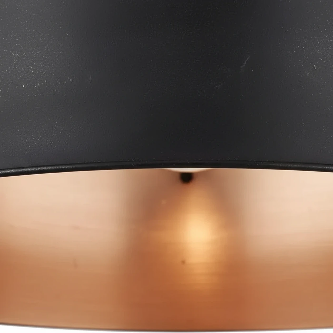Quillan black shell and gold interior edge