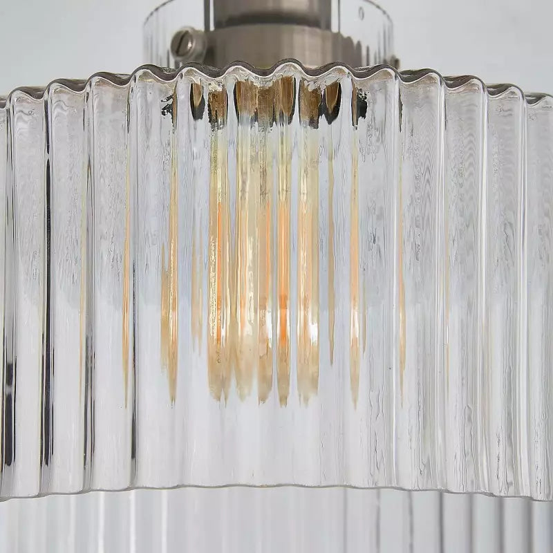 Geripptes Glas und Glühbirnendetails
